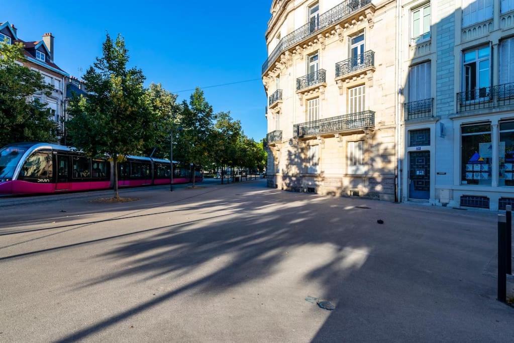 Apartment L'essenciel, Superbe Et Calme T2 Au Centre Historique Dijon